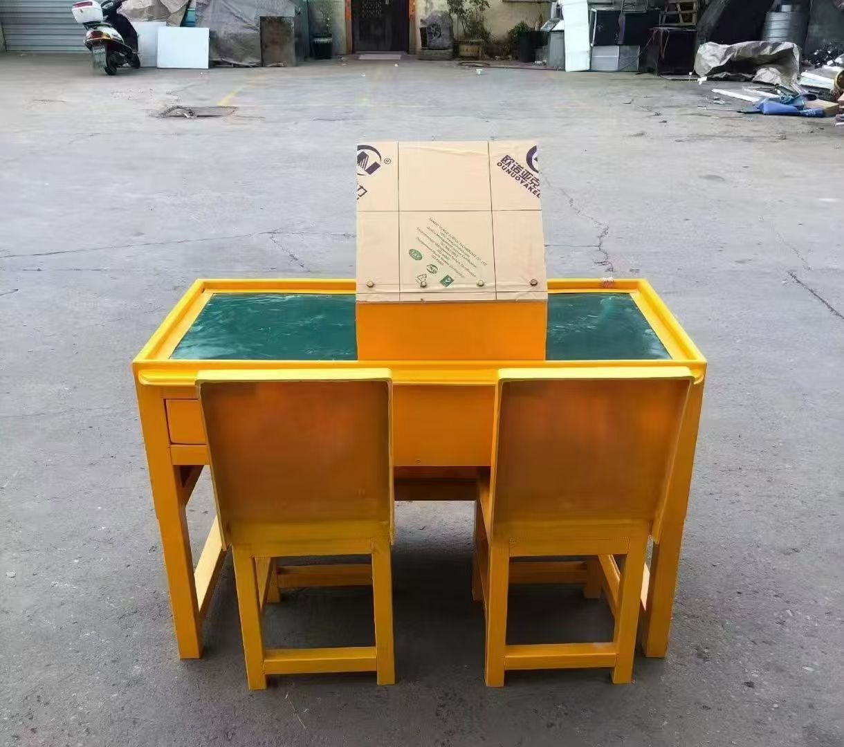 长洲防静电导通桌井下煤矿火工品发放桌：危险品流转的安全守护者